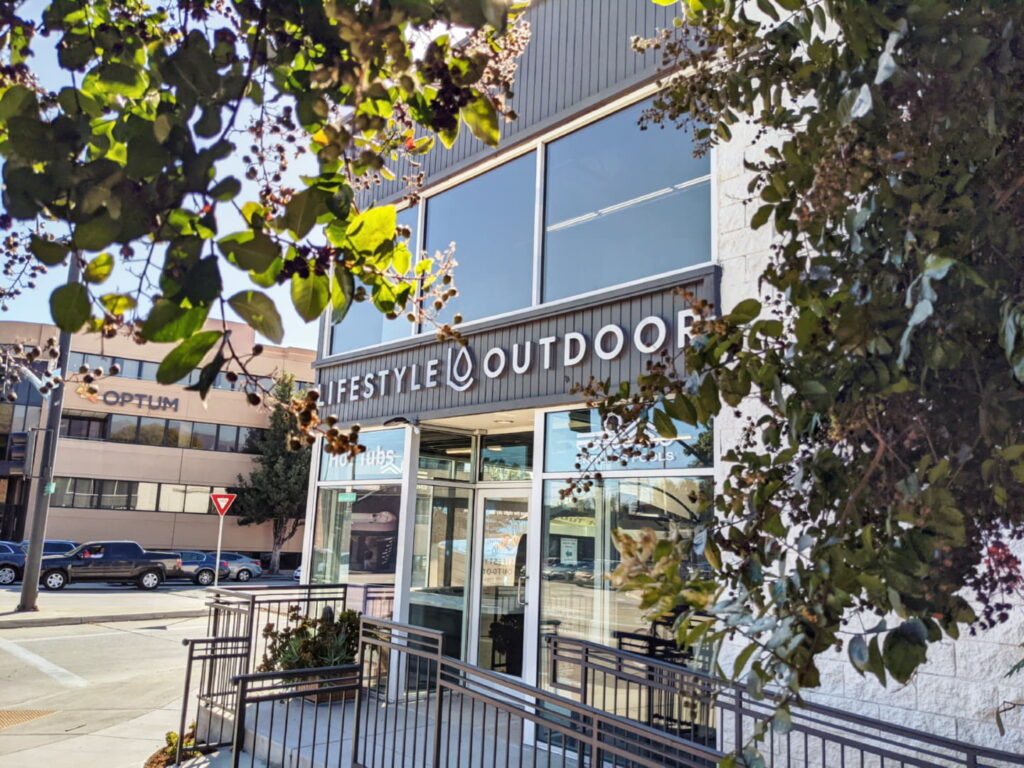 Lifestyle Outdoor Pasedena California Hot Tub Dealer 19-10-21 12